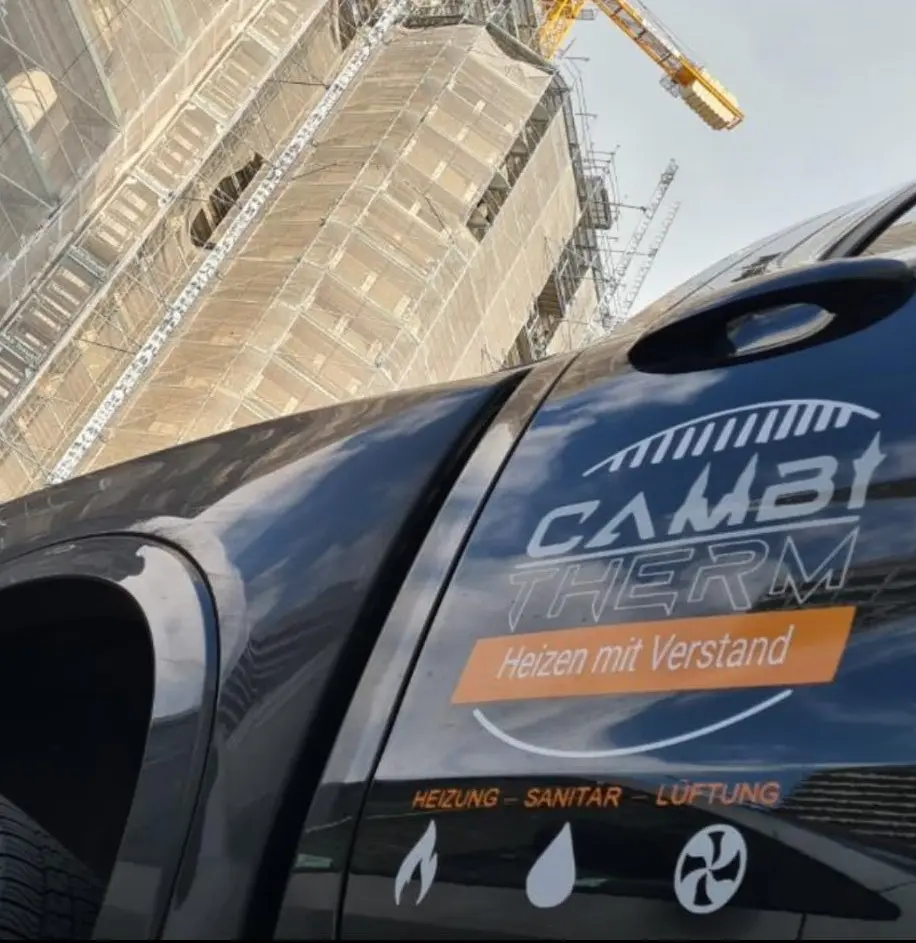 Cambi-Therm Firmenfahrzeug auf der Baustelle